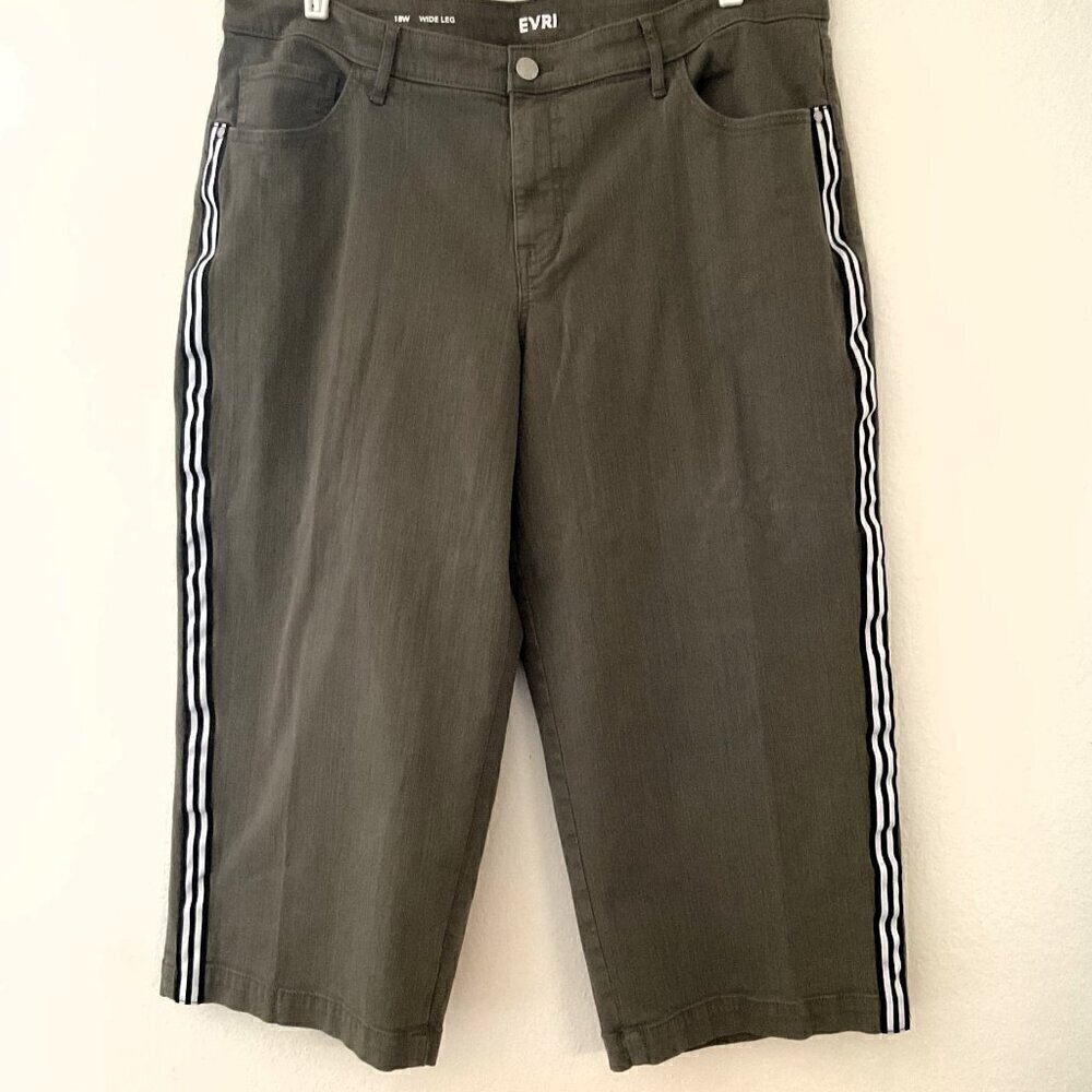 EVRI Plus Size Wide Leg Crop Jeans High Rise Green Side Stripe 18W